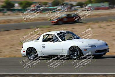 media/Oct-01-2022-Team Topak Racing (Sat) [[f860fb51be]]/2-Inter Low 2/session 1 turn 3/